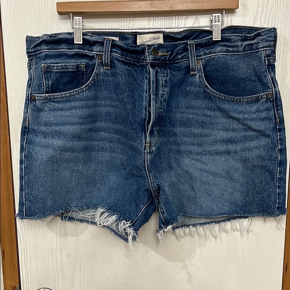 Universal Thread Blue Jean Shorts Cut-Off Style
